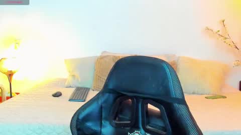 Henry Price online show from July 6, 3:03 pm