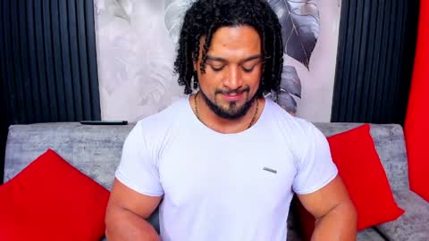 Snapshot of mike_estevess chatting on April 5, 7:16 am online show from April 5, 7:16 am