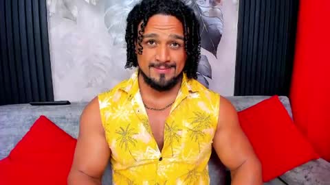 Snapshot of mike_estevess chatting on April 19, 10:36 am online show from April 19, 10:36 am