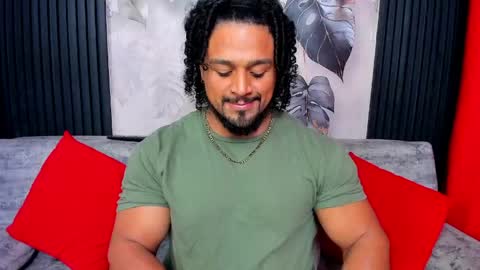 Snapshot of mike_estevess chatting on April 30, 2:51 am online show from April 30, 2:51 am