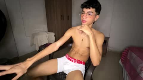 Mike Pineapple online show from October 28, 3:43 am