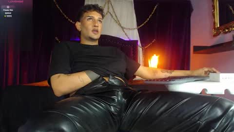 Snapshot of mike_thug chatting on September 16, 2:01 am Mike online show from September 16, 2:01 am