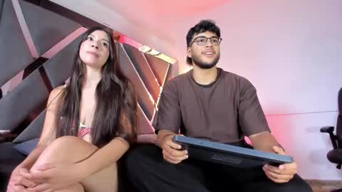 Snapshot of mikeandlucy chatting on October 3, 12:13 pm MikeAndLucy online show from October 3, 12:13 pm