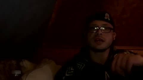 Snapshot of mikeblair5081 chatting on December 17, 9:15 am mikeblair5081 online show from December 17, 9:15 am