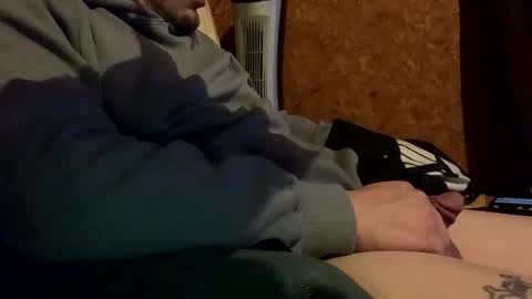 Snapshot of mikeblair5081 chatting on January 14, 7:25 am mikeblair5081 online show from January 14, 7:25 am