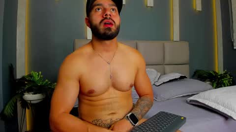 Mike Blare online show from December 30, 1:37 am