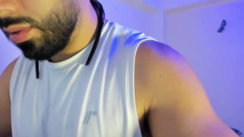 Snapshot of mikeblaree chatting on February 13, 12:57 am mikeblaree online show from February 13, 12:57 am