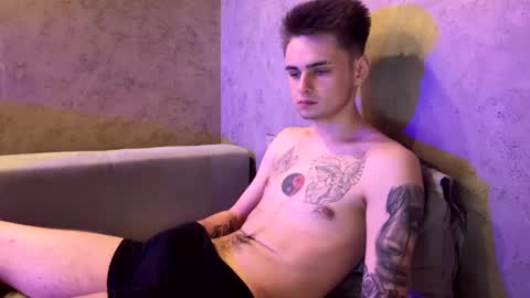 Former online show from February 12, 8:09 am