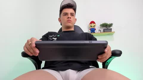 Snapshot of mikecooper_ chatting on November 14, 2:10 am Mike Cooper online show from November 14, 2:10 am