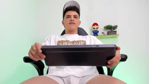 Snapshot of mikecooper_ chatting on January 14, 2:28 am Mike Cooper online show from January 14, 2:28 am