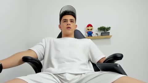 Snapshot of mikecooper_ chatting on January 17, 6:22 pm Mike Cooper online show from January 17, 6:22 pm