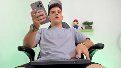 Snapshot of mikecooper_ chatting on January 18, 7:28 pm Mike Cooper online show from January 18, 7:28 pm