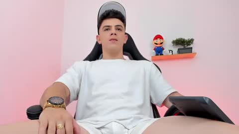 Snapshot of mikecooper_ chatting on February 20, 11:38 pm Mike Cooper online show from February 20, 11:38 pm