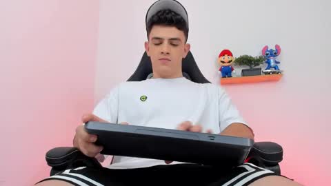 Snapshot of mikecooper_ chatting on March 5, 12:39 am Mike Cooper online show from March 5, 12:39 am