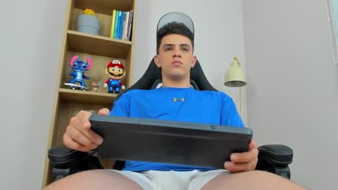 Snapshot of mikecooper_ chatting on March 29, 4:23 am Mike Cooper online show from March 29, 4:23 am