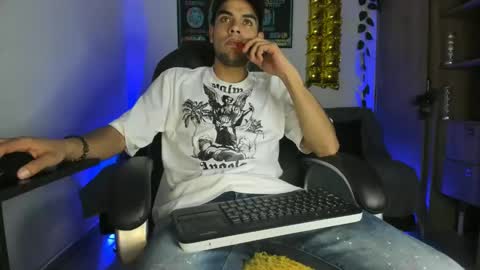 mikee_scooth online show from January 6, 4:26 am