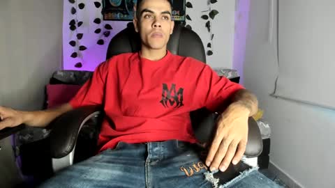 mikee_scooth online show from September 21, 10:33 pm