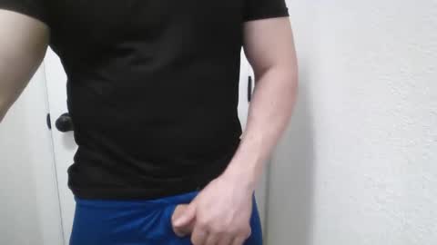 Snapshot of mikehannigan123 chatting on February 12, 8:42 am mikehannigan123 online show from February 12, 8:42 am