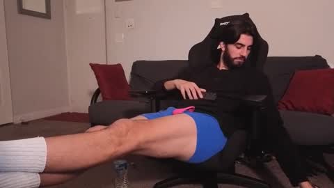 Snapshot of mikehawk1589 chatting on March 6, 7:16 am mikehawk1589 online show from March 6, 7:16 am