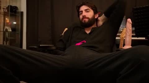 Snapshot of mikehawk1589 chatting on March 16, 1:55 am mikehawk1589 online show from March 16, 1:55 am