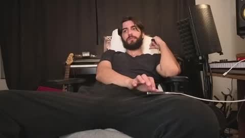 Snapshot of mikehawk1589 chatting on March 23, 2:15 am mikehawk1589 online show from March 23, 2:15 am