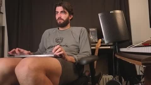 Snapshot of mikehawk1589 chatting on March 24, 5:34 am mikehawk1589 online show from March 24, 5:34 am