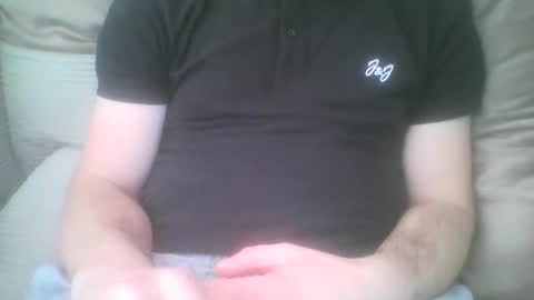 Snapshot of mikehockishuge9 chatting on October 11, 10:14 am mikehockishuge9 online show from October 11, 10:14 am