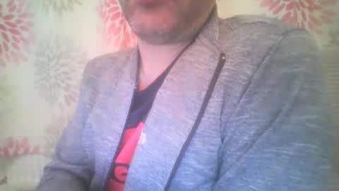 Snapshot of mikehockishuge9 chatting on December 15, 12:26 am mikehockishuge9 online show from December 15, 12:26 am