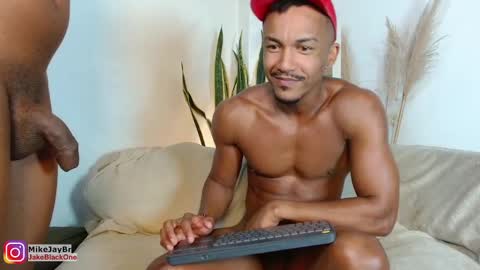         Mike Jay online show from December 4, 4:43 am