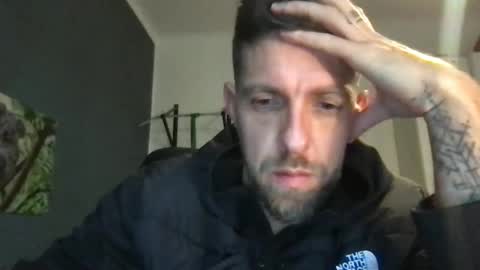 Snapshot of mikemagic503321 chatting on October 8, 8:12 am mikemagic503321 online show from October 8, 8:12 am