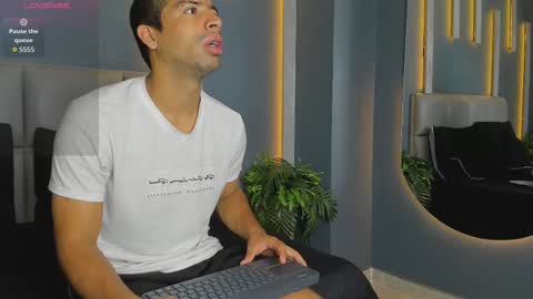 MIKE PARK  online show from October 3, 11:18 am