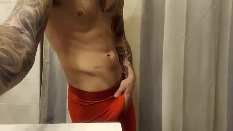 Snapshot of mikesbigcock4u chatting on February 4, 8:53 am mikesbigcock4u online show from February 4, 8:53 am
