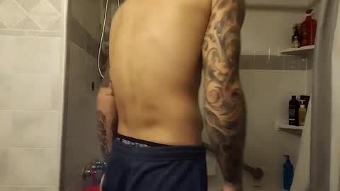 Snapshot of mikesbigcock4u chatting on April 2, 7:06 am mikesbigcock4u online show from April 2, 7:06 am