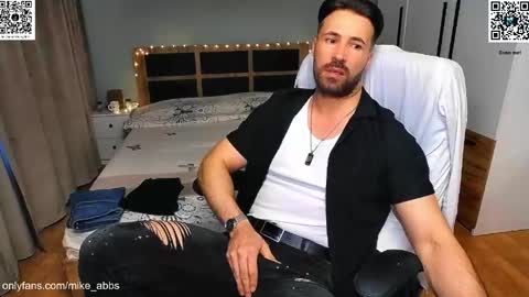 Snapshot of mikestrip chatting on April 29, 5:30 pm Mike online show from April 29, 5:30 pm