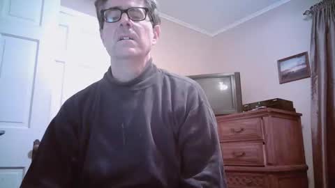 Snapshot of mikewulds chatting on February 5, 12:26 am Mike online show from February 5, 12:26 am