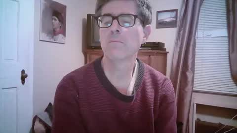 Snapshot of mikewulds chatting on February 7, 3:21 am Mike online show from February 7, 3:21 am