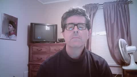 Snapshot of mikewulds chatting on February 16, 3:13 am Mike online show from February 16, 3:13 am