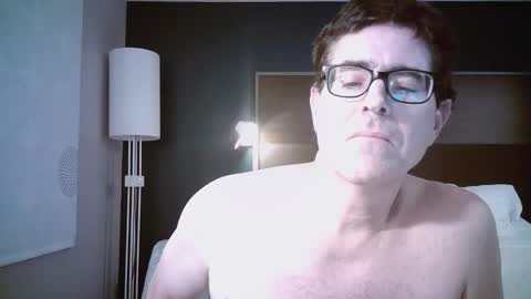 Snapshot of mikewulds chatting on March 8, 1:47 am Mike online show from March 8, 1:47 am