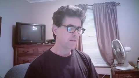 Snapshot of mikewulds chatting on March 31, 11:27 pm Mike online show from March 31, 11:27 pm