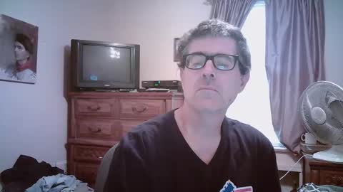 Snapshot of mikewulds chatting on April 24, 11:07 pm Mike online show from April 24, 11:07 pm