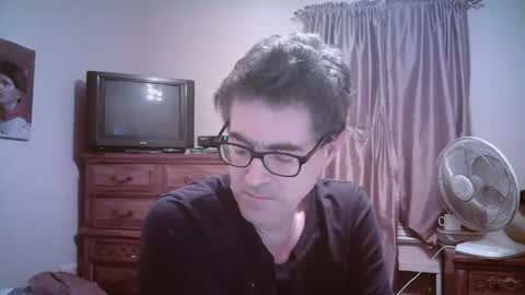 Snapshot of mikewulds chatting on April 30, 2:51 am Mike online show from April 30, 2:51 am