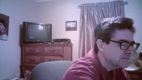 Snapshot of mikewulds chatting on May 2, 2:16 am Mike online show from May 2, 2:16 am
