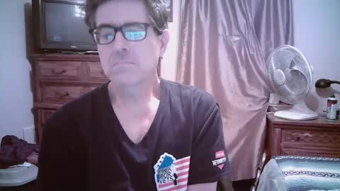 Snapshot of mikewulds chatting on May 8, 2:17 am Mike online show from May 8, 2:17 am