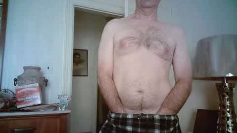 Snapshot of mikewulds chatting on May 16, 12:04 pm Mike online show from May 16, 12:04 pm