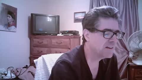 Snapshot of mikewulds chatting on May 19, 2:07 am Mike online show from May 19, 2:07 am