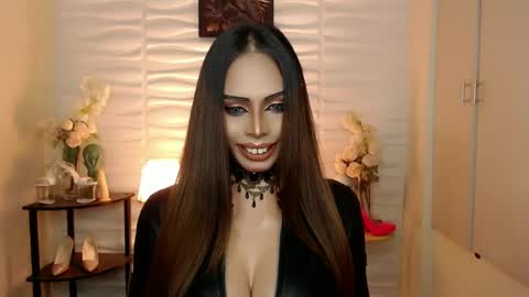 Snapshot of mikeyalawi03 chatting on December 8, 7:37 am Mistress MikeyAlawi online show from December 8, 7:37 am