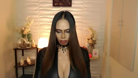 Snapshot of mikeyalawi03 chatting on December 16, 7:26 am Mistress MikeyAlawi online show from December 16, 7:26 am
