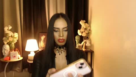 Snapshot of mikeyalawi03 chatting on January 25, 1:52 pm Mistress MikeyAlawi online show from January 25, 1:52 pm