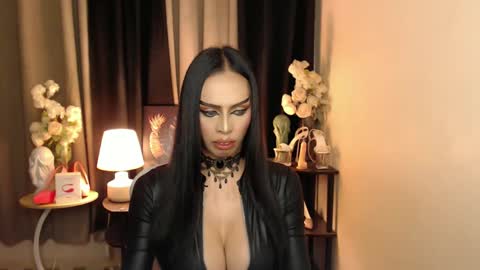 Snapshot of mikeyalawi03 chatting on January 30, 2:36 pm Mistress MikeyAlawi online show from January 30, 2:36 pm