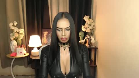 Snapshot of mikeyalawi03 chatting on February 1, 10:15 am Mistress MikeyAlawi online show from February 1, 10:15 am